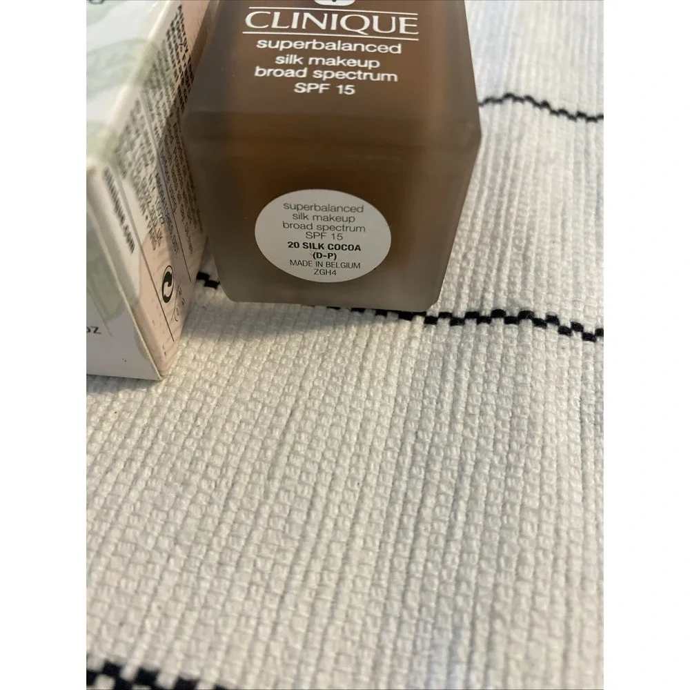 Clinique Superbalanced Silk Makeup‎ Broad Spectrum Silk Cocoa 20